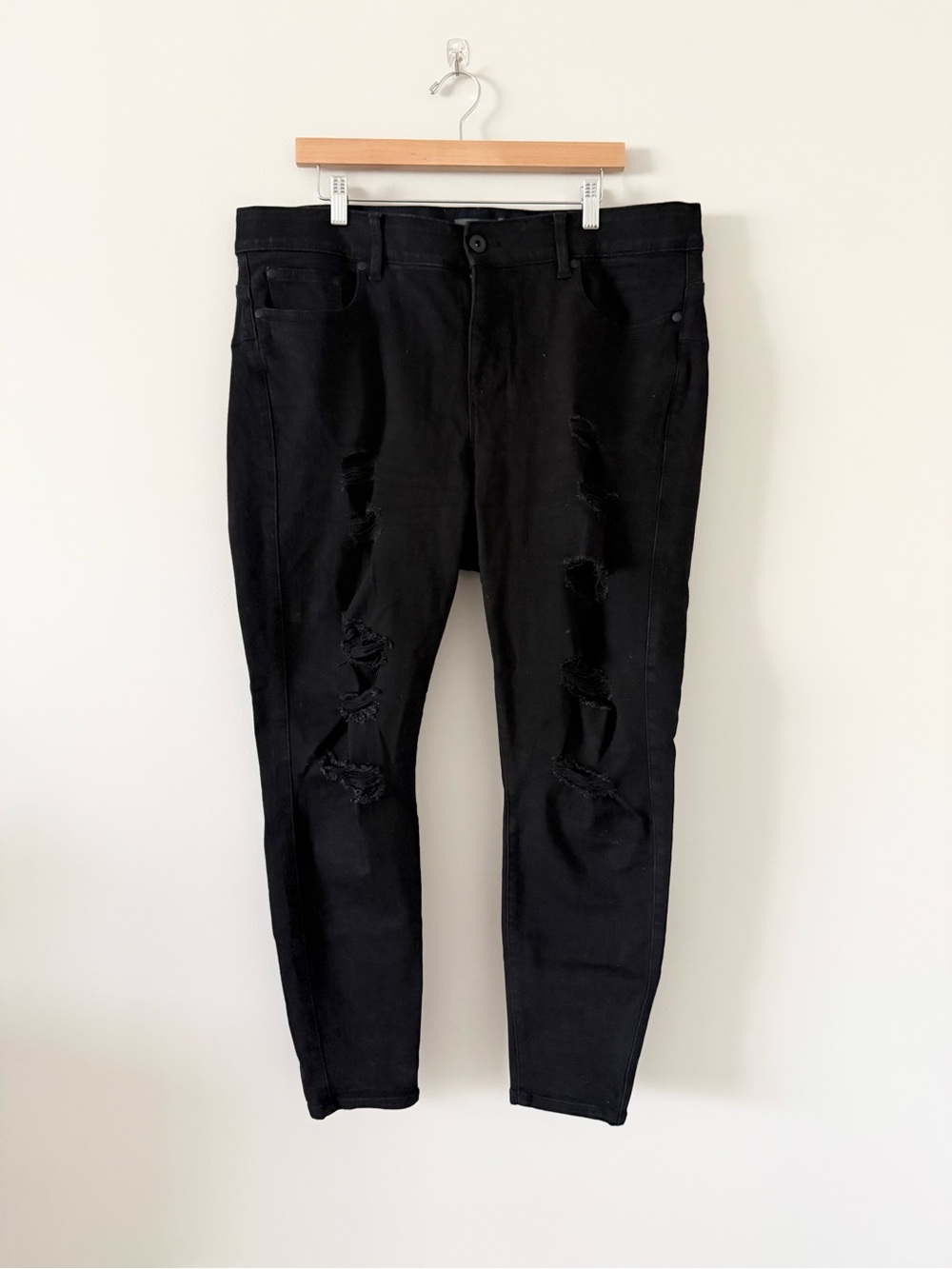 Torrid Bombshell Black Distressed Skinny Jeans Size 20R